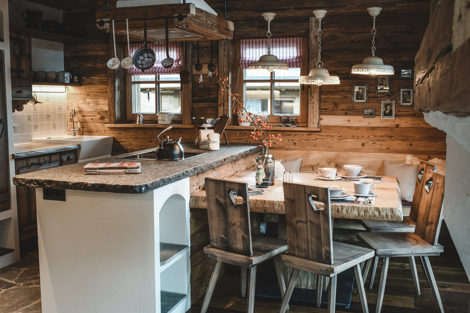 Familienküche in der Oma-Gretl-Hütte am Proneben Gut