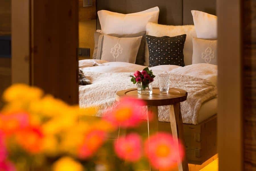 Wohnküche mit erhöhtem Essplatz in der S'Nesterl-Ferienwohnung