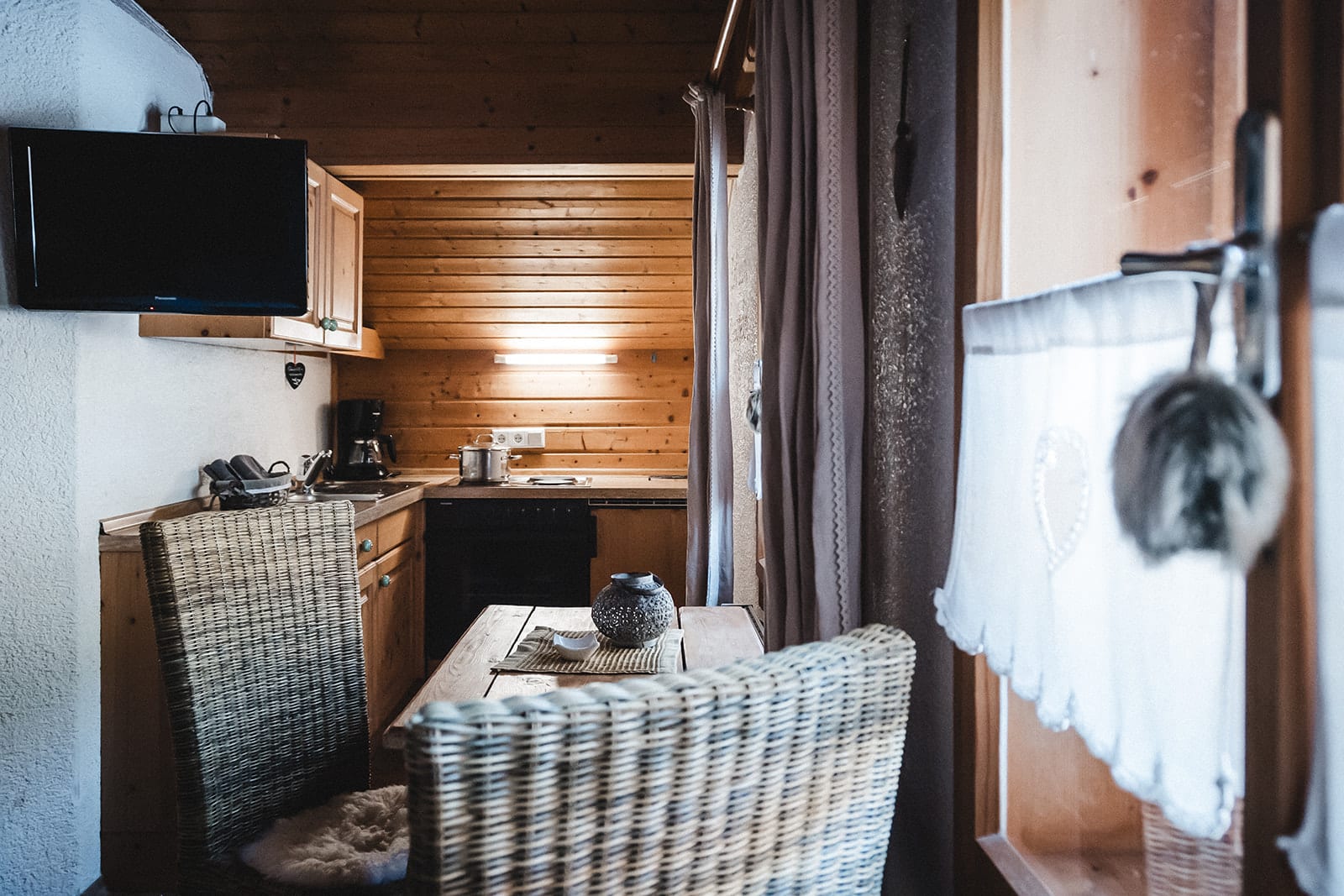 Wohnliches Detail im Kuschelzimmer am Proneben Gut